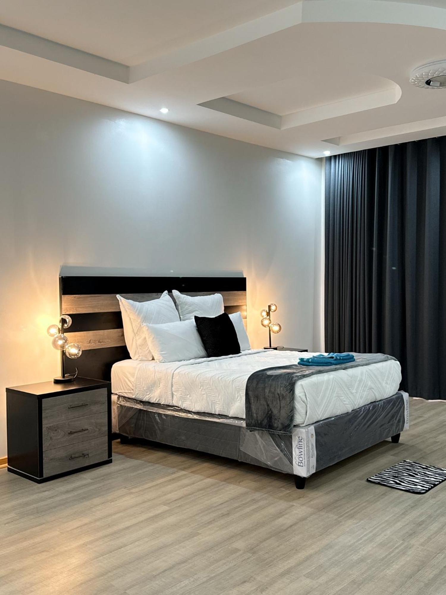 Holiday Villa 哈拉雷 外观 照片